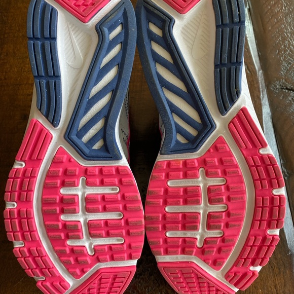 Worn Once!!!!  Nike Tennis Shoe - Picture 6 of 7